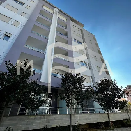 Auslander 731 * Durres