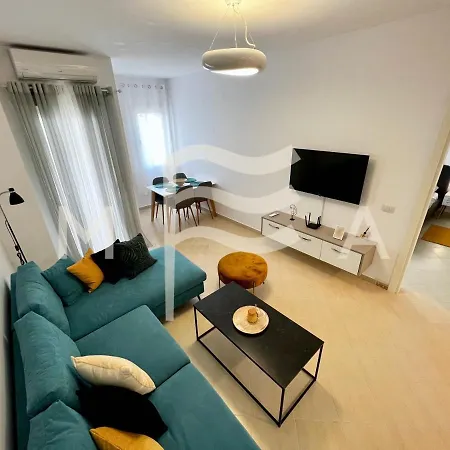 Auslander 731 Apartment *