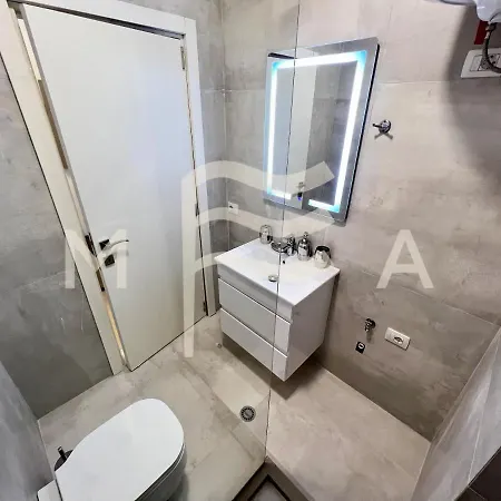 Auslander 731 Apartment Durres